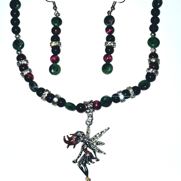 The Perfect Stone Necklace for Fairy Lover in your life - Picture 1 of 2